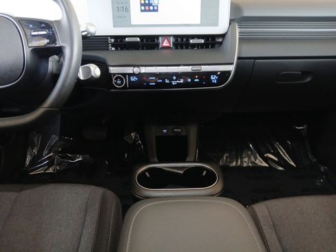 New 2024 Hyundai Ioniq 5 SEL image 11