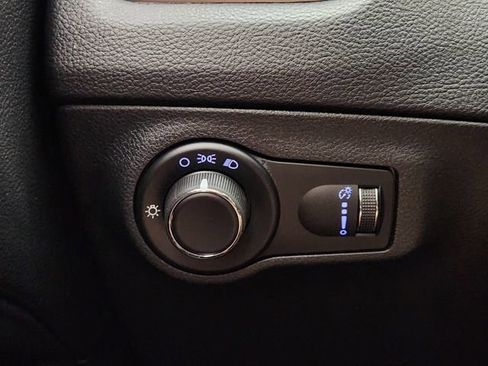 Used 2019 Jeep Compass Sport FWD image 21