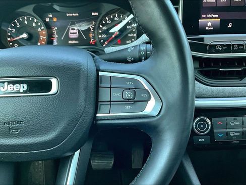 Used 2022 Jeep Compass Latitude image 12