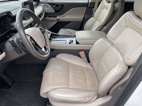 Certified 2023 Lincoln Aviator Reserve w/ Equipment Group 201A image 13
