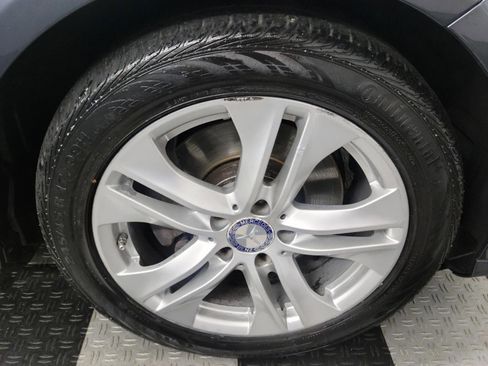 Used 2010 Mercedes-Benz E 350 4MATIC Sedan image 22