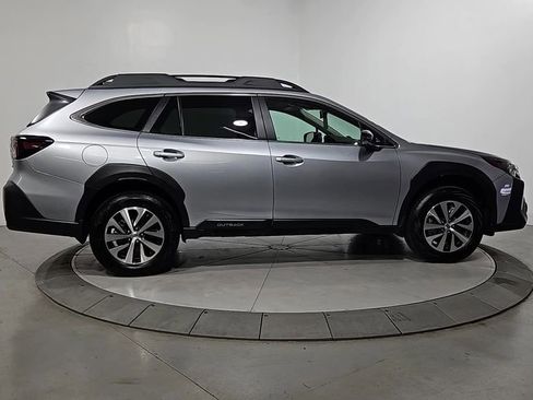 Certified 2025 Subaru Outback Premium AWD/4WD image 7