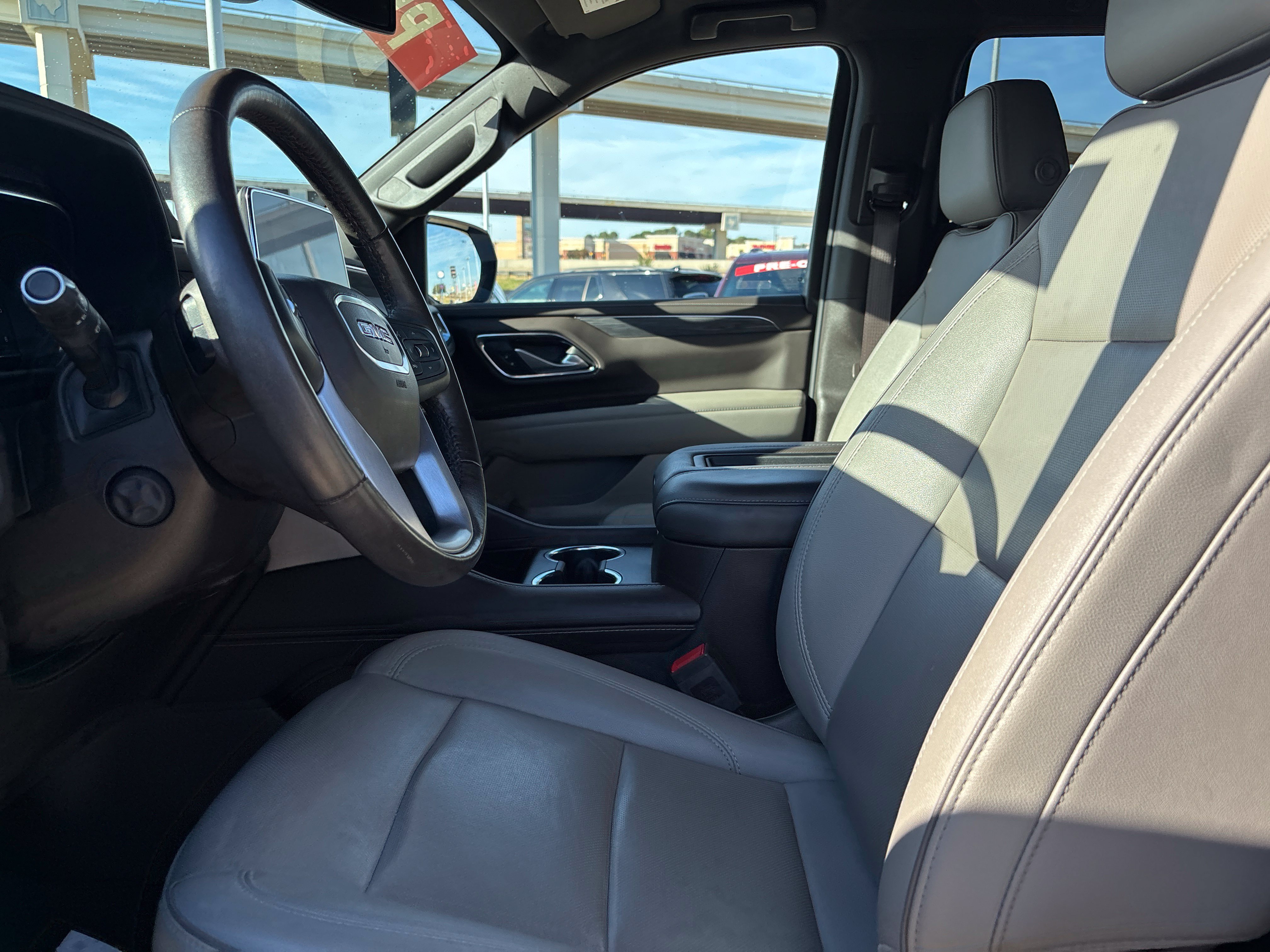 Used 2022 GMC Yukon SLT w/ SLT Luxury Package AWD/4WD image 42
