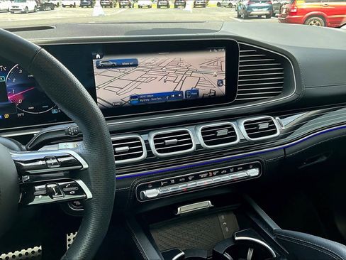 Used 2025 Mercedes-Benz GLS 450 4MATIC image 6