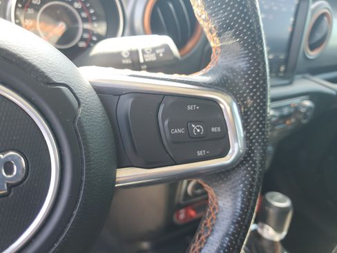 Used 2022 Jeep Gladiator Mojave w/ LED Lighting Group AWD/4WD image 17
