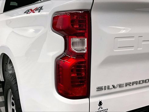 Used 2024 Chevrolet Silverado 1500 W/T w/ WT Value Package AWD/4WD image 33