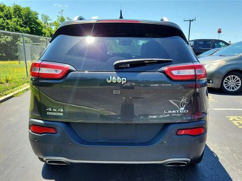 Used 2016 Jeep Cherokee Limited w/ Technology Group AWD/4WD image 3