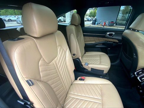Used 2024 Kia Sorento SX Prestige w/ Olive Brown Leather Package image 29