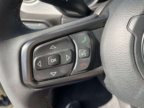 Used 2024 Jeep Wrangler Sport S image 35