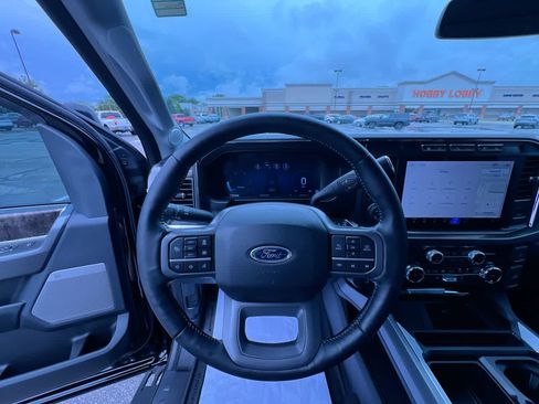 Used 2024 Ford F350 Lariat w/ Lariat Ultimate Package AWD/4WD image 15