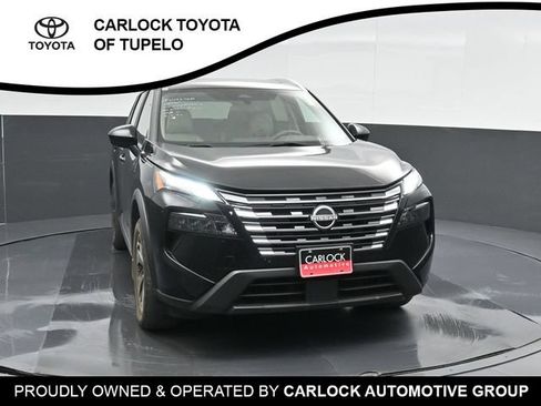 Used 2024 Nissan Rogue SV w/ SV Premium Package FWD image 7