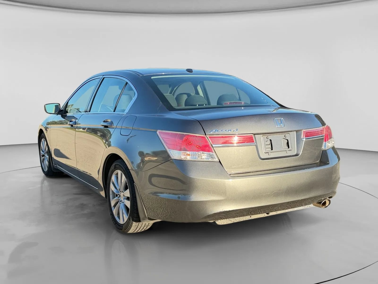 Used 2011 Honda Accord EX-L image 3