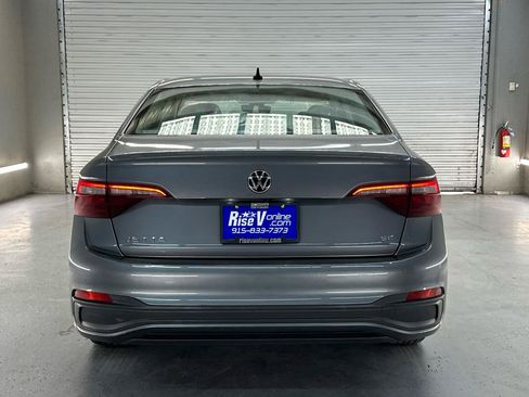 Used 2024 Volkswagen Jetta SE FWD image 7