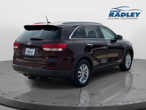 Used 2017 Kia Sorento AWD image 2