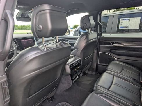 Used 2024 Jeep Wagoneer Series II w/ Flexible Seating Group RWD image 25