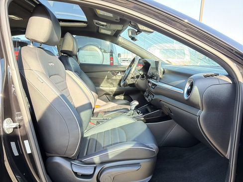 Used 2023 Kia Forte GT-Line w/ GT-Line Premium Package FWD image 17