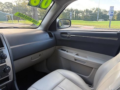 Used 2006 Chrysler 300 Touring image 11
