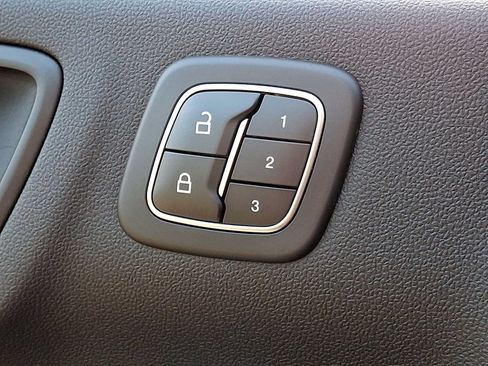 Used 2022 Ford Escape SEL w/ Technology Package AWD/4WD image 25