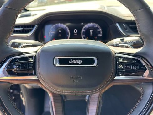 Used 2024 Jeep Grand Cherokee L Summit w/ Luxury Tech Group V AWD/4WD image 31