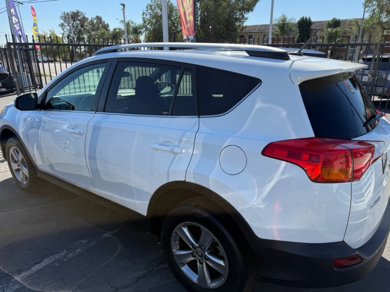 Used 2015 Toyota RAV4 XLE FWD image 9