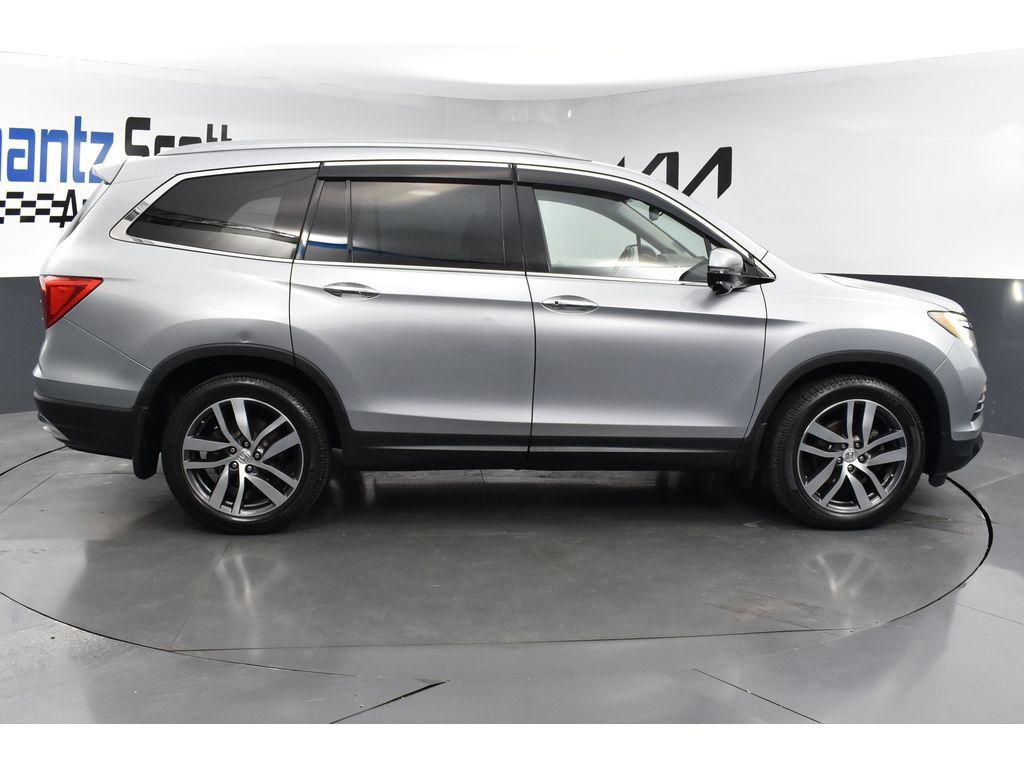 Used 2017 Honda Pilot Touring image 6