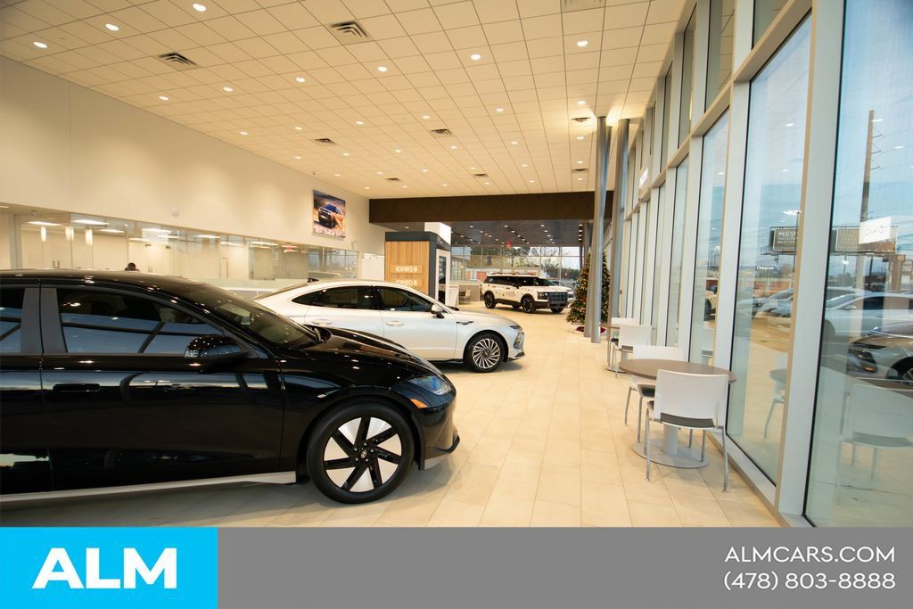 Used 2025 Genesis GV80 2.5T Standard AWD/4WD image 37