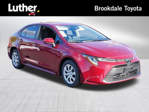 Certified 2025 Toyota Corolla LE image 1
