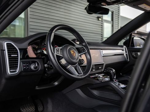 Certified 2023 Porsche Cayenne Platinum Edition AWD/4WD image 4