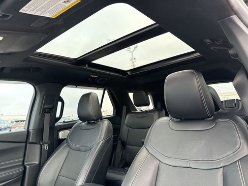 Used 2023 Ford Explorer ST w/ Equipment Group 401A image 16