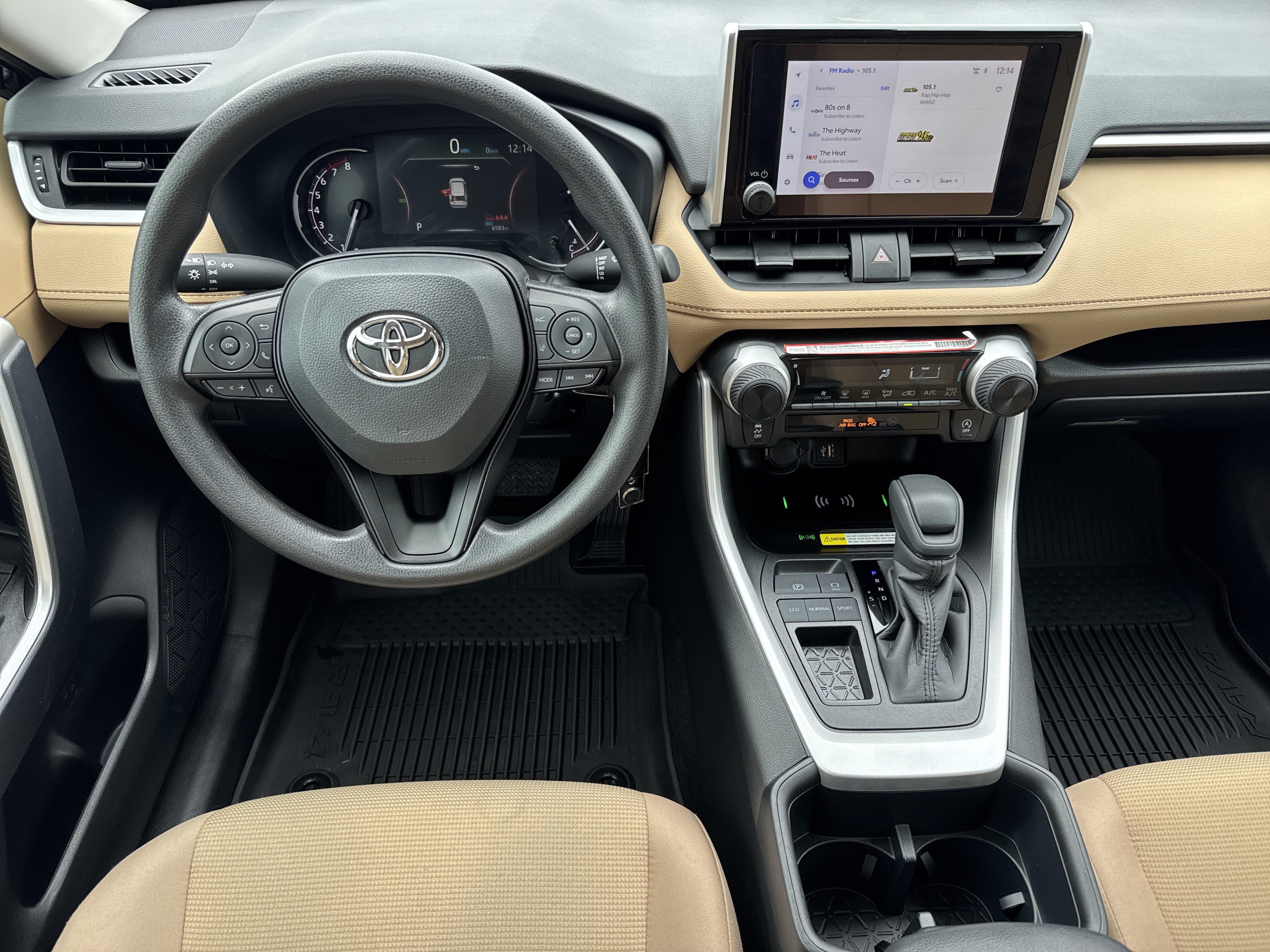 Used 2025 Toyota RAV4 LE FWD image 18