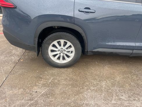 Used 2024 Toyota Grand Highlander XLE image 16