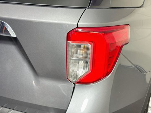Used 2023 Ford Explorer XLT w/ Equipment Group 202A RWD image 34