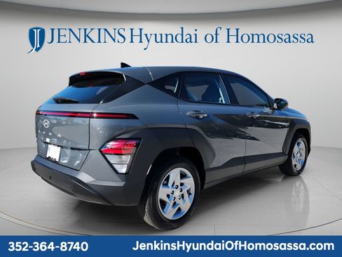 New 2026 Hyundai Kona SE FWD image 2
