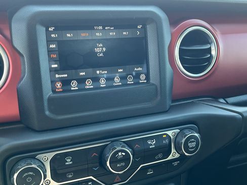 Used 2021 Jeep Wrangler Unlimited Rubicon image 25