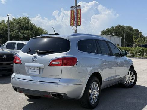 Used 2017 Buick Enclave Leather FWD image 3