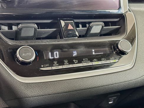 Used 2025 Toyota Corolla LE FWD image 23