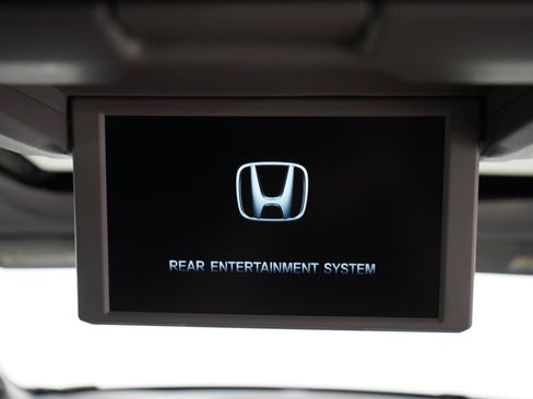 Used 2018 Honda Pilot Touring image 17