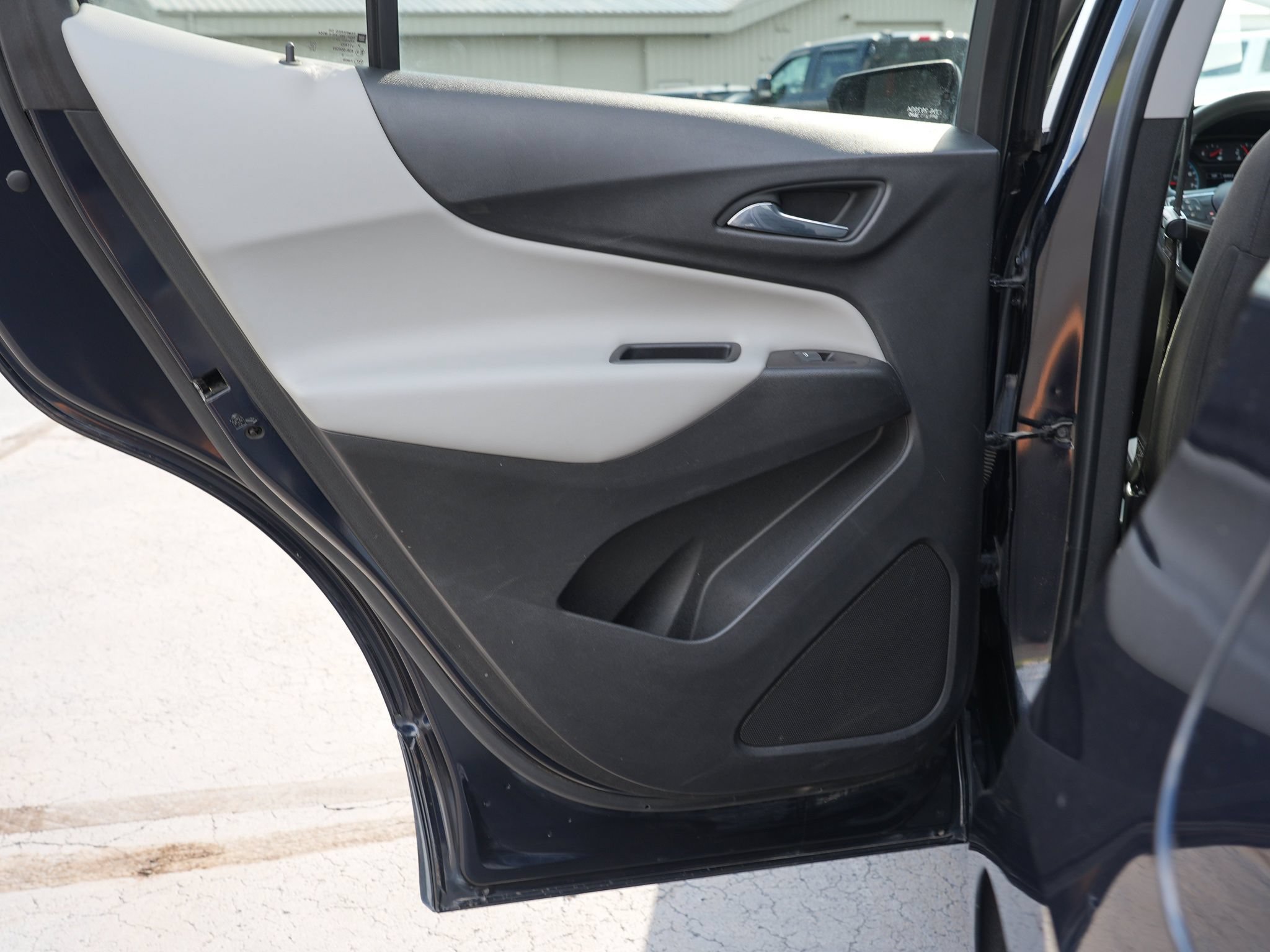 Used 2020 Chevrolet Equinox LS AWD/4WD image 18