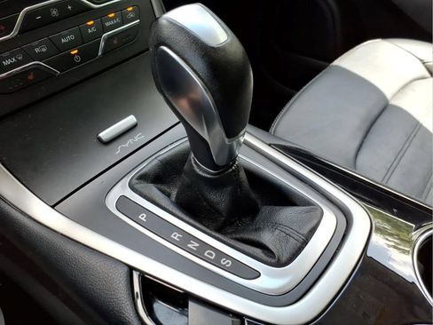 Used 2017 Ford Edge SEL w/ Equipment Group 201A AWD/4WD image 20