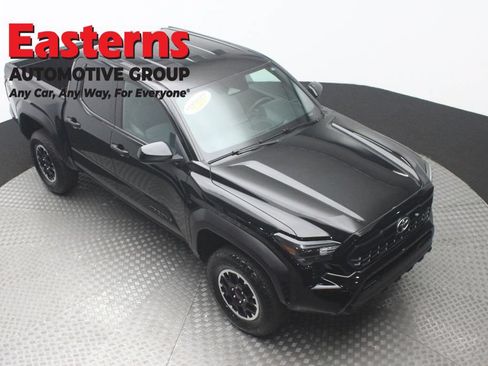 Used 2025 Toyota Tacoma TRD Off-Road AWD/4WD image 3
