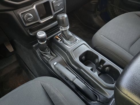 Used 2020 Jeep Wrangler Unlimited Sport AWD/4WD image 17