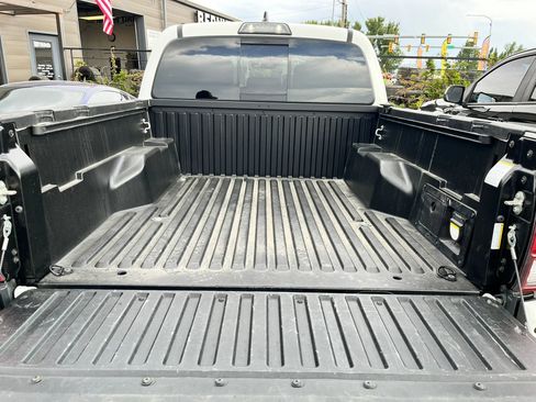 Used 2019 Toyota Tacoma TRD Off-Road AWD/4WD image 26