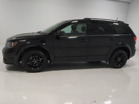 Used 2020 Dodge Journey SE w/ Blacktop Package FWD image 2