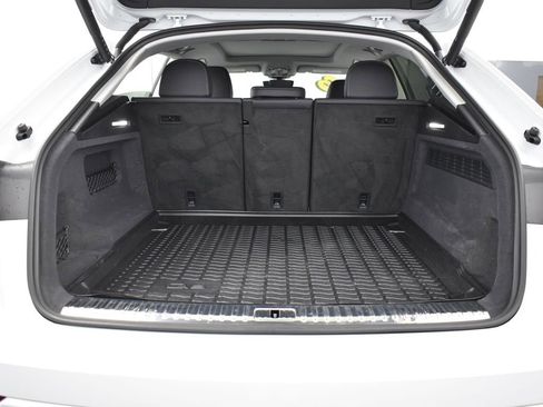 Used 2023 Audi Q8 Premium Plus image 26