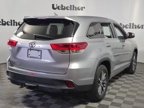 Used 2018 Toyota Highlander XLE AWD/4WD image 7