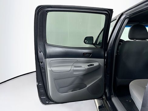 Used 2015 Toyota Tacoma 4x4 Double Cab image 25