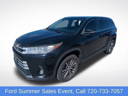 Used 2019 Toyota Highlander XLE AWD/4WD image 1