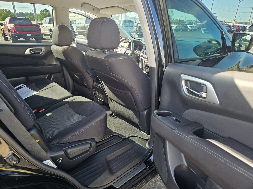 Used 2017 Nissan Pathfinder SV w/ SV Tech Package AWD/4WD image 24