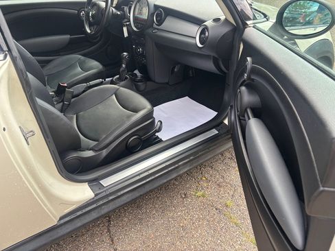 Used 2011 MINI Cooper Hardtop FWD image 12