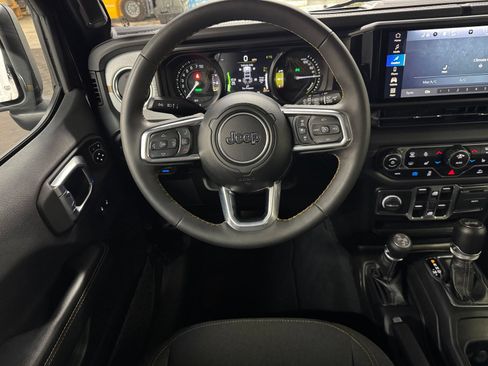Used 2024 Jeep Wrangler Unlimited Sahara AWD/4WD image 14